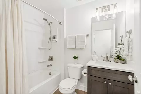 Bath - 701 E Garden Grove Dr, Eagle Mountain, UT 84005 photo 4 of 5
