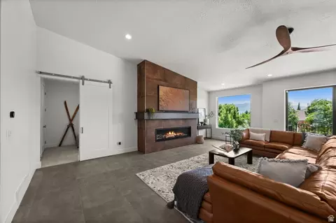Living - 507 W Windmill Gate Cv, Draper, UT 84020 photo 1 of 4