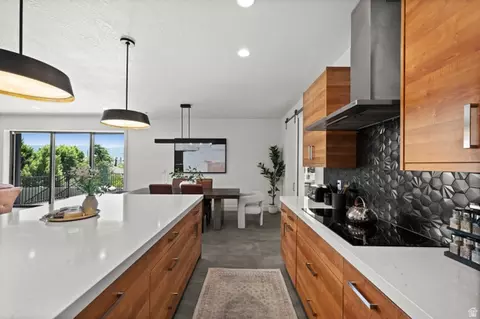 Kitchen - 507 W Windmill Gate Cv, Draper, UT 84020 photo 3 of 6