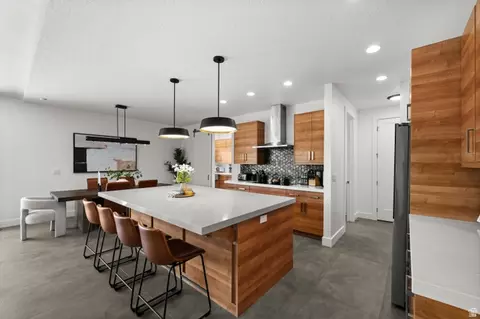 Kitchen - 507 W Windmill Gate Cv, Draper, UT 84020 photo 2 of 6