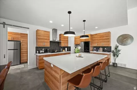 Kitchen - 507 W Windmill Gate Cv, Draper, UT 84020 photo 5 of 6