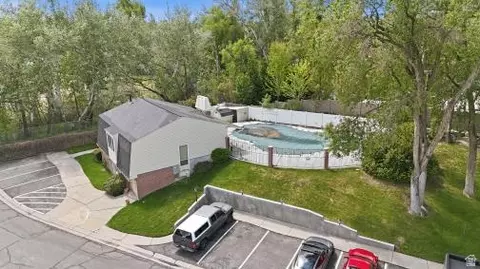Exterior - 627 E Springhill Dr, Murray, UT 84107 photo 7 of 8