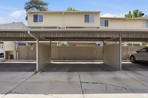 Exterior - 627 E Springhill Dr, Murray, UT 84107 photo 4 of 8