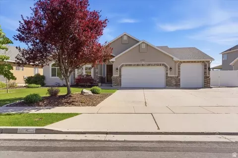 4921 W Woodridge Dr, South Jordan, UT 84009