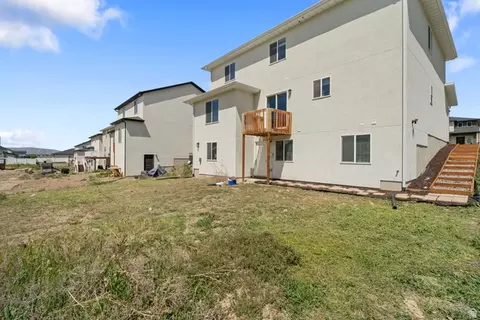 Exterior - 683 W Powderwood Ln, Mapleton, UT 84664 photo 2 of 4