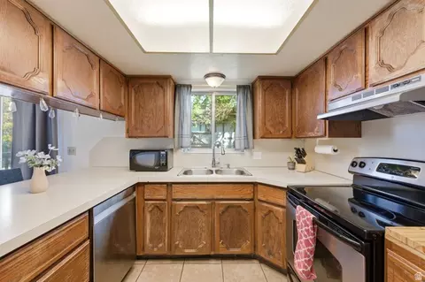 Kitchen - 2632 N 140 W, Sunset, UT 84015 photo 2 of 2