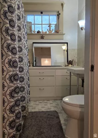 Bath - 142 W 400 N, Logan, UT 84321 photo 1 of 2