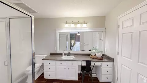 Bath - 1288 E 420 S, Payson, UT 84651 photo 1 of 3