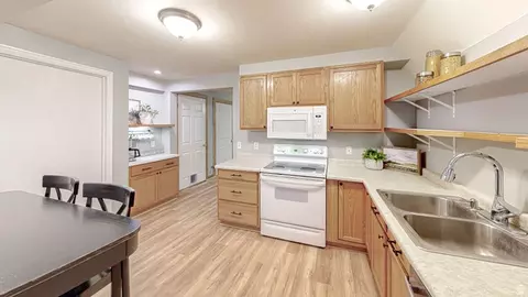 Kitchen - 1288 E 420 S, Payson, UT 84651 photo 3 of 3