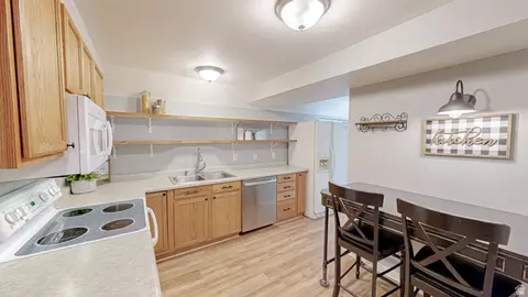 Kitchen - 1288 E 420 S, Payson, UT 84651 photo 2 of 3