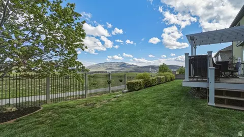 Exterior - 3926 E Barton Creek Dr, Eagle Mountain, UT 84005 photo 5 of 7