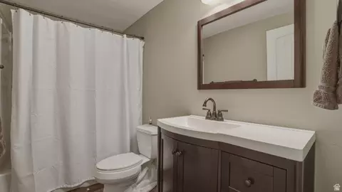 Bath - 3926 E Barton Creek Dr, Eagle Mountain, UT 84005 photo 4 of 4
