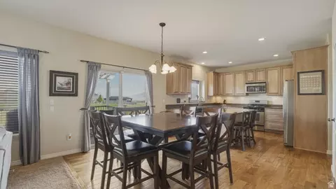 Dining - 3926 E Barton Creek Dr, Eagle Mountain, UT 84005 photo 1 of 2