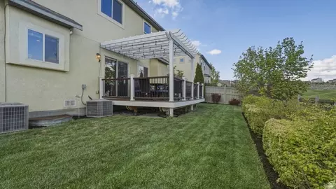 Exterior - 3926 E Barton Creek Dr, Eagle Mountain, UT 84005 photo 6 of 7