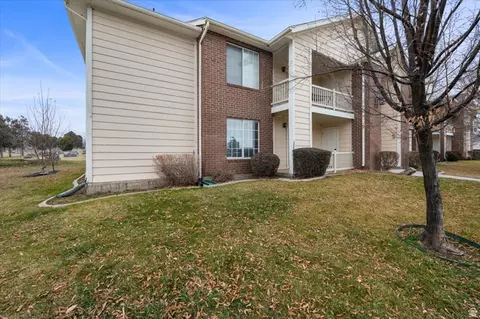 2095 S Main St #13, Bountiful, UT 84010