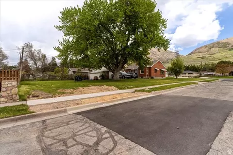 385 E Randall Way S #2, Centerville, UT 84014 photo 3