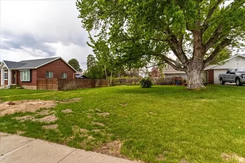 385 E Randall Way S #2, Centerville, UT 84014 photo 2