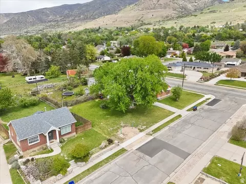 385 E Randall Way S #2, Centerville, UT 84014