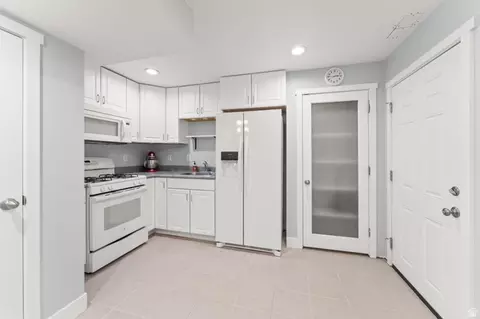 Kitchen - 1013 N Main St, Orem, UT 84057 photo 4 of 4