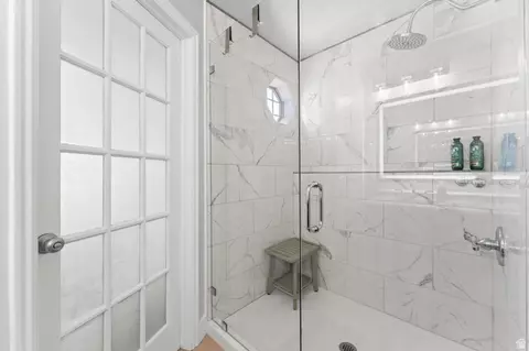 Bath - 1013 N Main St, Orem, UT 84057 photo 4 of 6