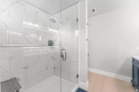 Bath - 1013 N Main St, Orem, UT 84057 photo 3 of 6