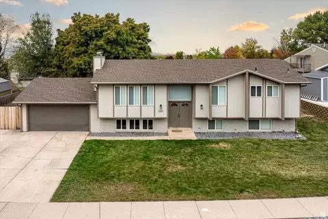 1359 N East Lisa St E, Layton, UT 84040