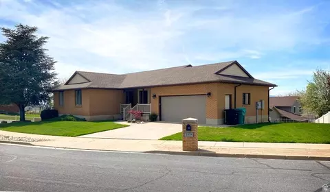 1959 N 150 E, Centerville, UT 84014