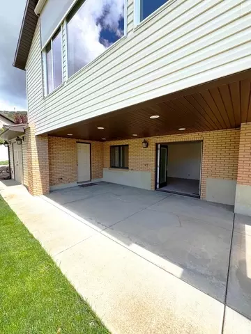 Exterior - 1959 N 150 E, Centerville, UT 84014 photo 4 of 5