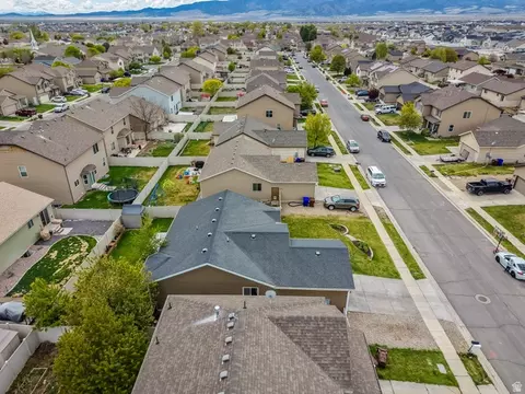 View/Area - 2442 E Hitching Post Dr, Eagle Mountain, UT 84005 photo 6 of 9