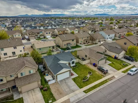 View/Area - 2442 E Hitching Post Dr, Eagle Mountain, UT 84005 photo 8 of 9