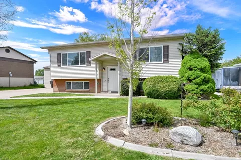 2101 N 700 W, Clinton, UT 84015