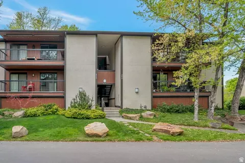 5572 S Marshwood UNIT E, Murray, UT 84107