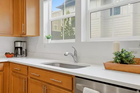 Kitchen - 9357 N Crowley Way, Eagle Mountain, UT 84005 photo 3 of 5