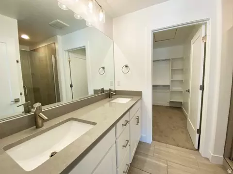 Bath - 13478 S Fallow Creek Ln E, Draper, UT 84020 photo 2 of 3
