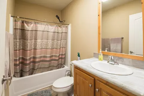 Bath - 11465 E 6000 N, Lapoint, UT 84039 photo 4 of 4