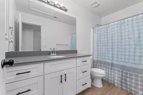 Bath - 4236 E Bonne Vista Dr, Eagle Mountain, UT 84005 photo 2 of 3