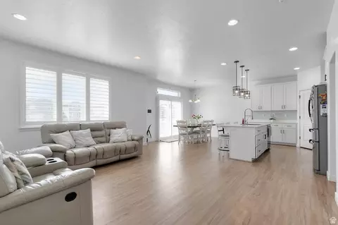 Living - 4236 E Bonne Vista Dr, Eagle Mountain, UT 84005 photo 1 of 2