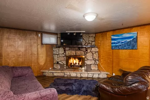 Living - 757 Birch St, Clearfield, UT 84015 photo 4 of 4