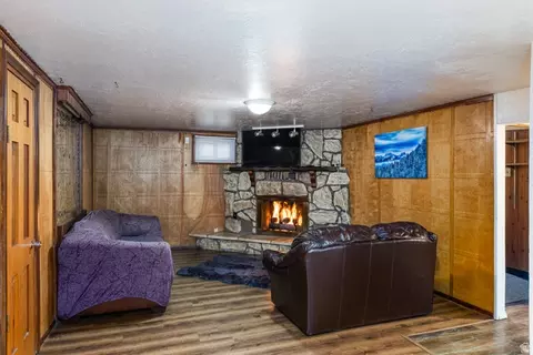 Living - 757 Birch St, Clearfield, UT 84015 photo 2 of 4