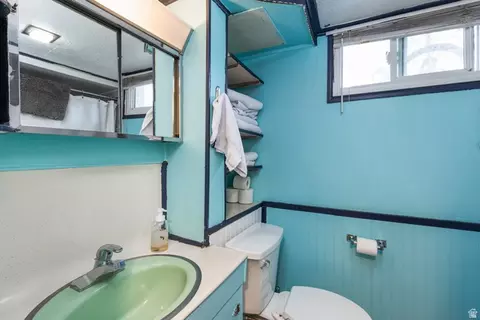 Bath - 757 Birch St, Clearfield, UT 84015 photo 2 of 2