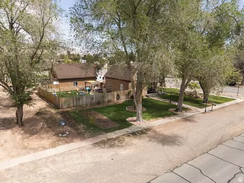 View/Area - 195 E 400 N, Richfield, UT 84701 photo 1 of 9