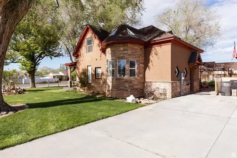 Exterior - 195 E 400 N, Richfield, UT 84701 photo 22 of 25