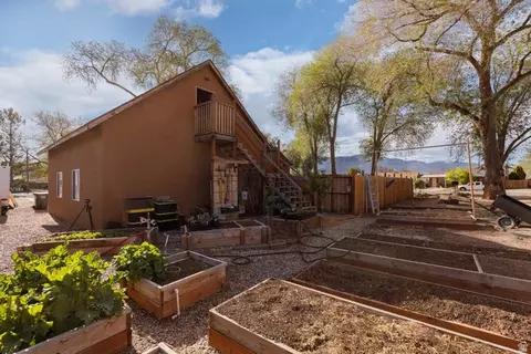 Exterior - 195 E 400 N, Richfield, UT 84701 photo 9 of 25