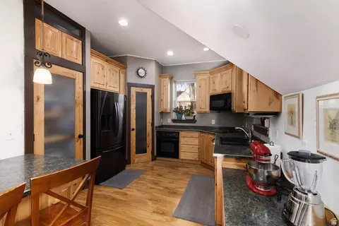 Kitchen - 195 E 400 N, Richfield, UT 84701 photo 1 of 3