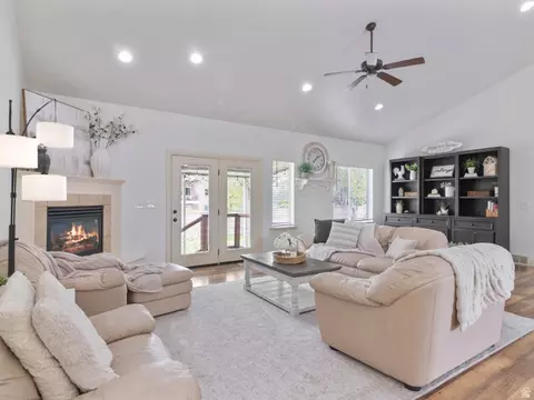 1580 Crestmont Way, Kaysville, UT 84037