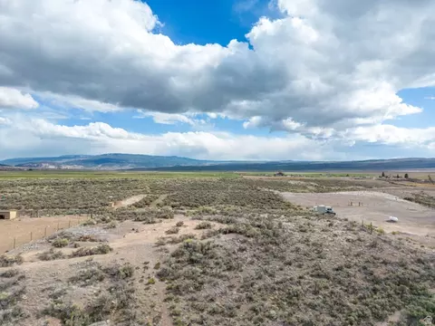 1400 E Highline Rd #1, Loa, UT 84747 photo 10
