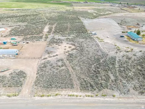 1400 E Highline Rd #1, Loa, UT 84747 photo 5