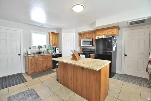 Kitchen - 2170 S 1450 W, Wellsville, UT 84339 photo 2 of 3