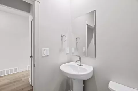Bath - 3452 N Hannah St #1607, Eagle Mountain, UT 84005 photo 1 of 4