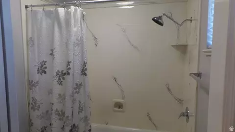 Bath - 496 E Spruce Glen Rd, Murray, UT 84107 photo 8 of 8